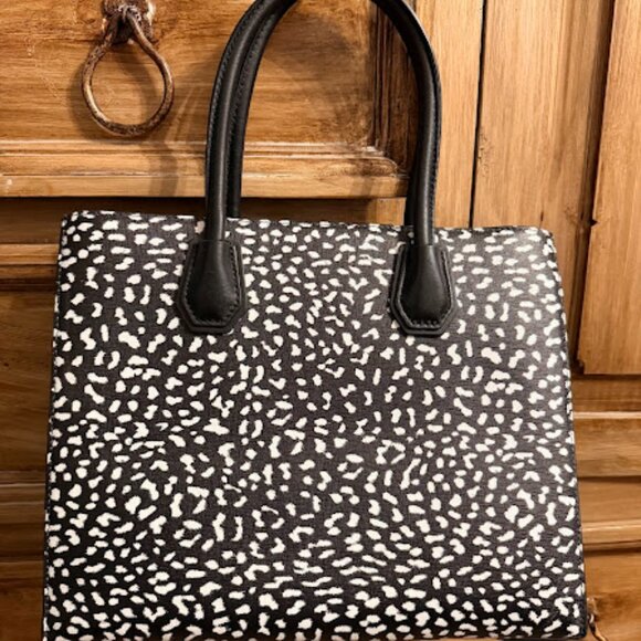 Stunning~ Michael Kors~ Black & White Leopard Print Mercer Handbag/Tote (BIN1) - Picture 2 of 10